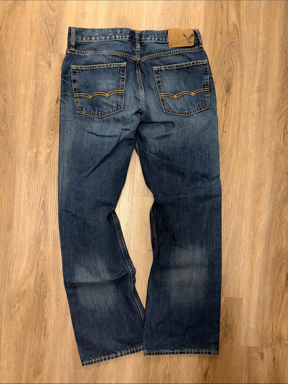 American Eagle Outfitters Men’s Medium Dark Blue Relaxed Straight Jeans - Picture 4 of 4